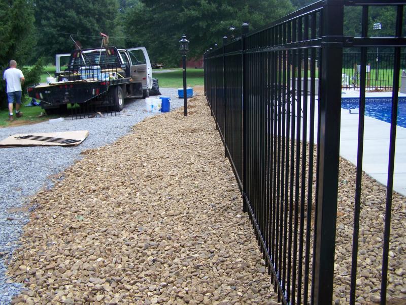 Montage Majestic Fence